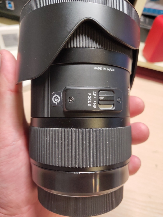 适马18-35箱说全，带电子发票，正常使用...