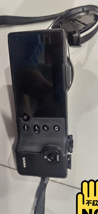 适马DP1，成色完美，拔轮会跳档，通病，不...