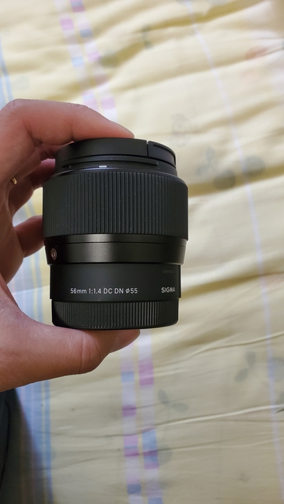 适马56 f1.4 用了五六次吧,基本新...