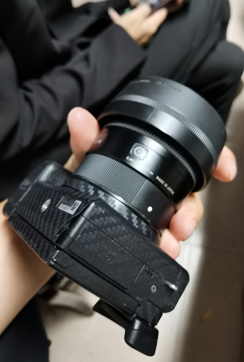 索尼6400加适马30 1.4