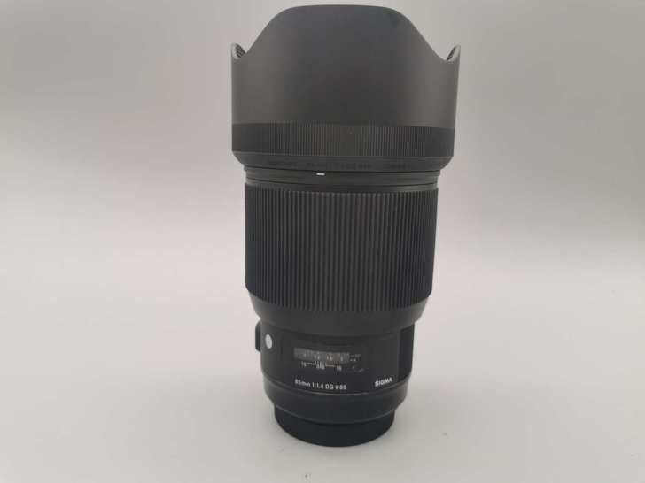 99新适马 85mm f/1.4