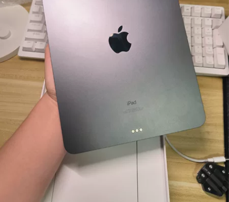 iPad Pro2021 256g 充电8...