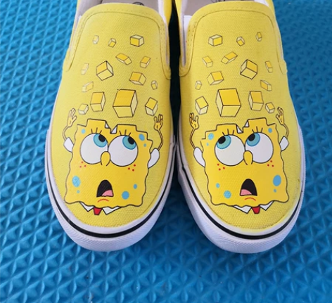 全新一脚蹬帆布鞋女海绵宝宝手绘涂鸦爆改学生...