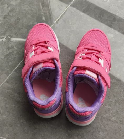 安踏运动鞋33(205)码，没穿过，所见即...