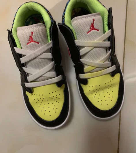 儿童乔丹,33.5码,这鞋有一点偏大,九成...