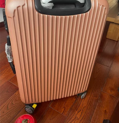 闲置旅行箱 24寸 感兴趣的话点“我想要”...