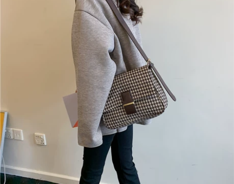 包包女2020新款潮ins单肩斜挎包复古毛...