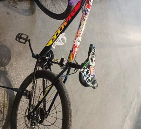 买一个月，太冷了不骑了，还改了前避震，原装...