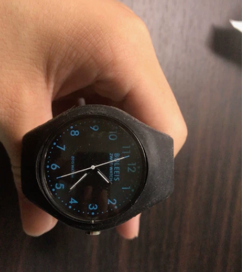 正港手表，去年年底买的，现在不需要了有包装...