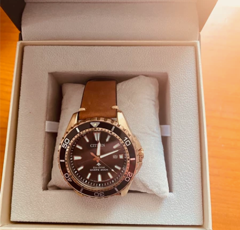 西铁城光动能手表,刚换的表带 感兴趣的话点...