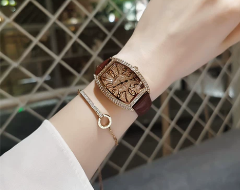 欧美风网红同款满钻手表奢华满天星酒桶方型数...