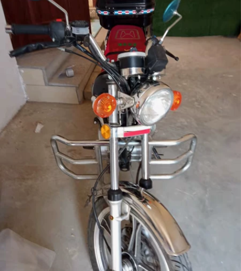 力帆LF125摩托车 18年10月 具省油...