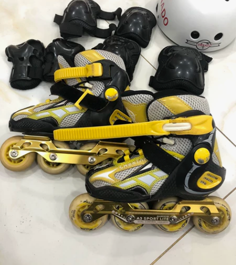 非全新.二手男孩旱冰鞋女孩直排轮滑鞋儿童溜...