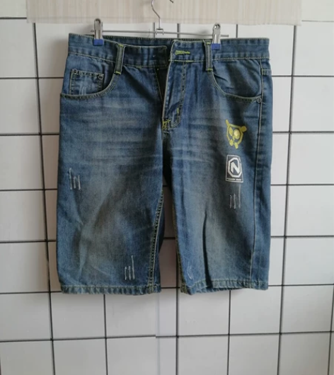 二手品牌牛仔短裤，8成新，腰围40，最大4...