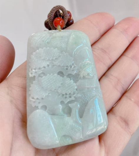 翡翠A货玉雕山水牌 带鉴定证书 重39.2...