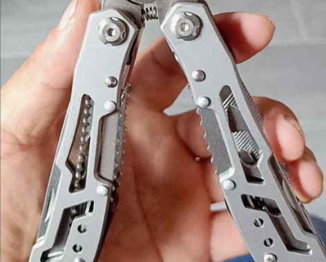 【13合一】户外不锈钢折叠便携多功能钳子螺...