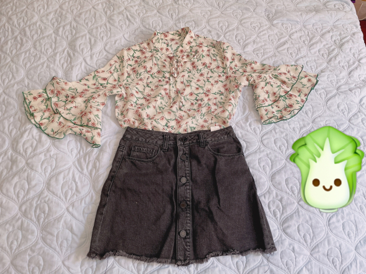 实体店300入手，上身效果超级好，显瘦，短...