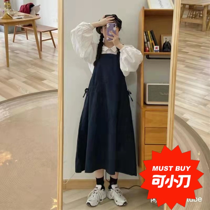 背带裙很好看！！！现实很好看！但是有点大了...