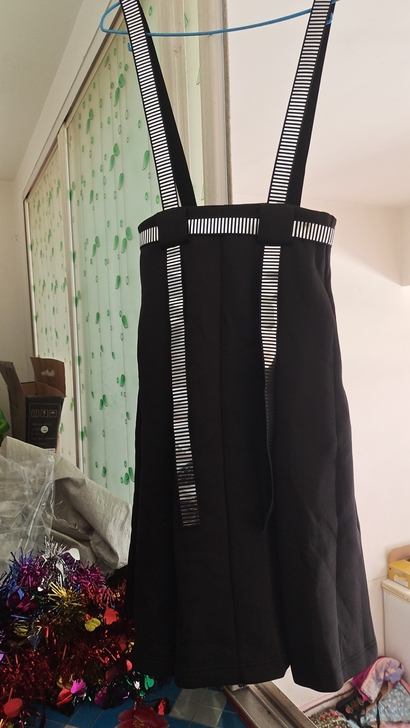 吊带背带裙，不灵不灵闪，全新无吊牌，110...