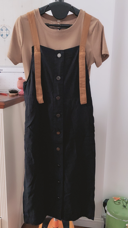 均码背带裙两件套，可分开穿。