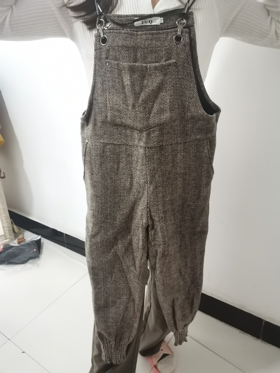 闲置全新毛呢背带裙