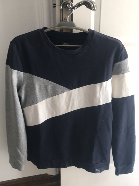 男士休闲卫衣。薄绒款 拼接色