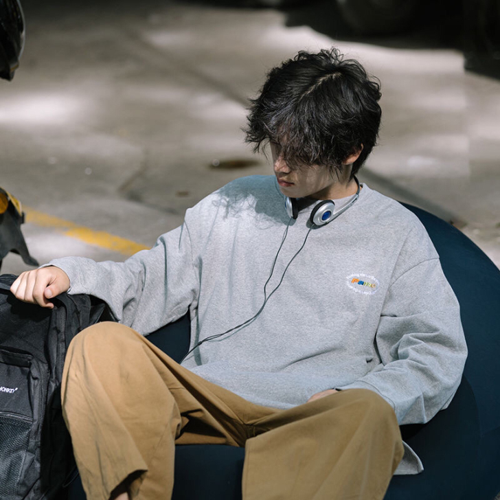 抖音同款南鹤秋季男生日系圆领无帽卫衣青年学...