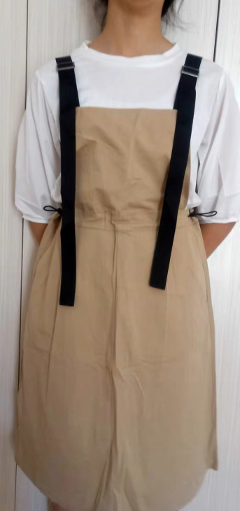 卡其色工装背带裙