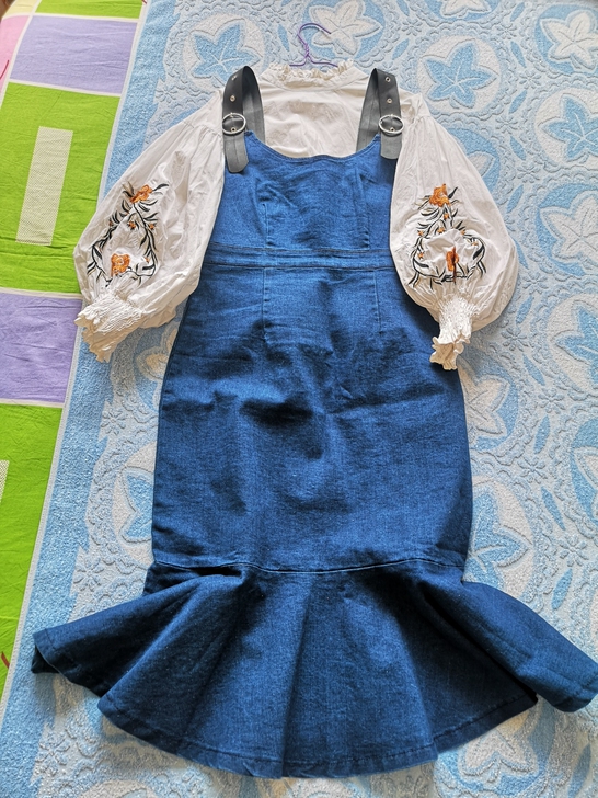 两件套背带裙套装 包邮 两件套背带裙套装 包邮