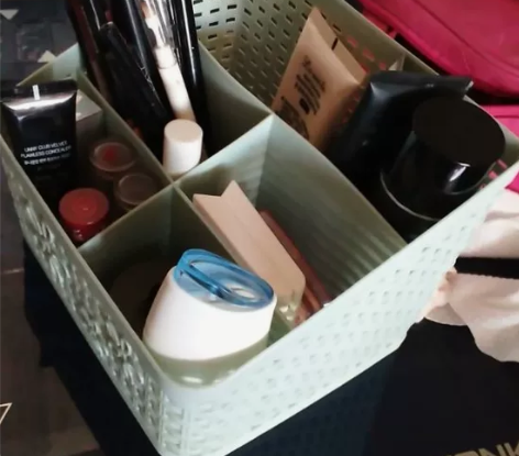 尾货清仓创意藤编桌面收纳盒 塑料面膜刷置物...