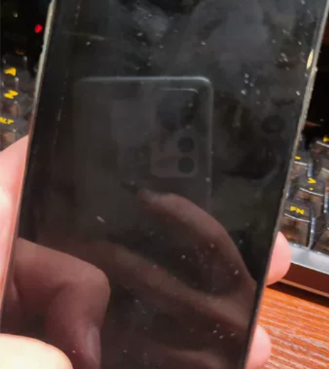 iPhonex 只有屏幕缺陷，不在意也可以...