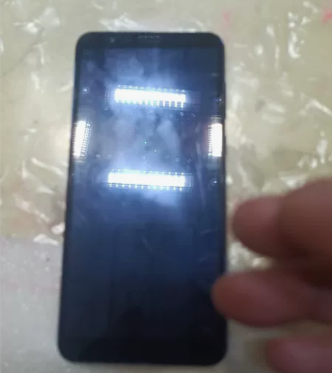荣耀7x  4+64 屏幕坏，国产屏  在...