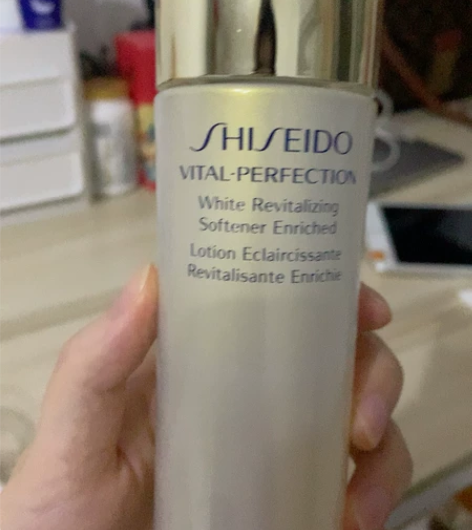 资生堂悦薇珀翡紧颜亮肤化妆水 乳用完了,现...