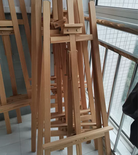 画架有9成新，也有全新没有用过的，现在用不...