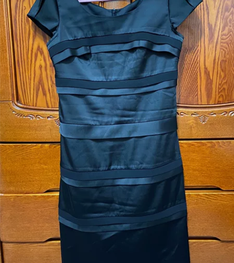 连衣裙 s码 平铺胸围84.衣长91左右，...