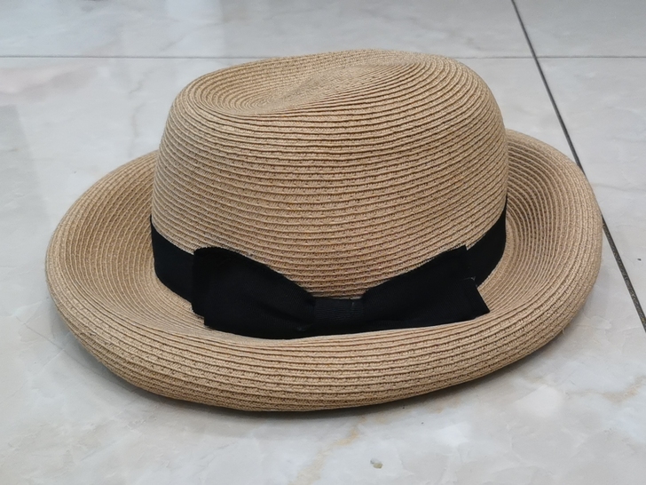 女士夏天英伦平顶小礼帽  一次未戴  需要...