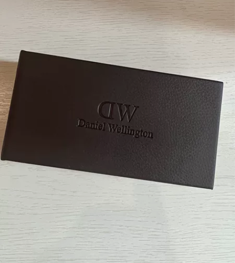 DW手表 之前在国外专柜购买 还是很新的 ...