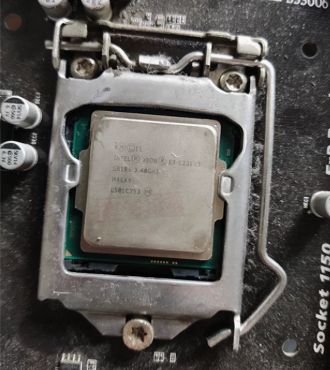 e31231v3b85主板 旧电脑现在拆开...