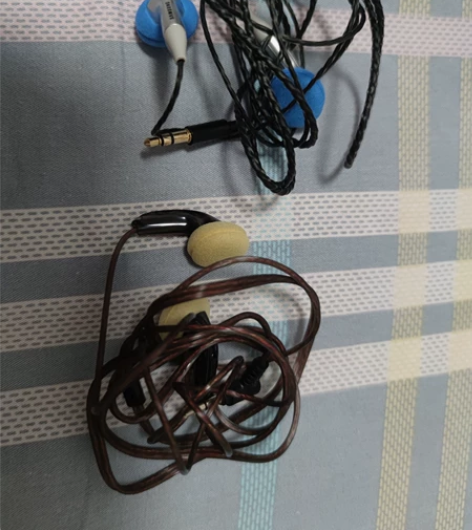 高阻耳机平头塞 ，手机推得动 ，声音浑厚有...