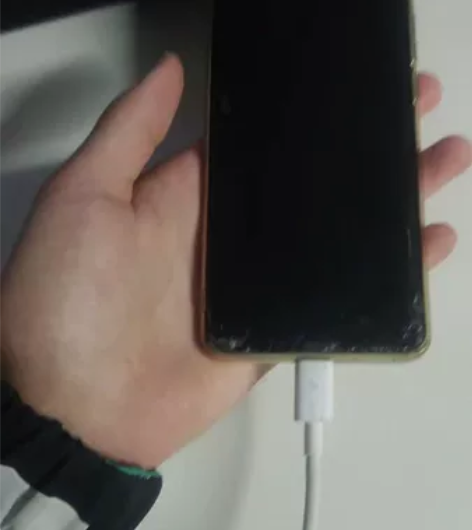 魅族18屏幕漏液 屏幕可以亮指纹也没问题 ...