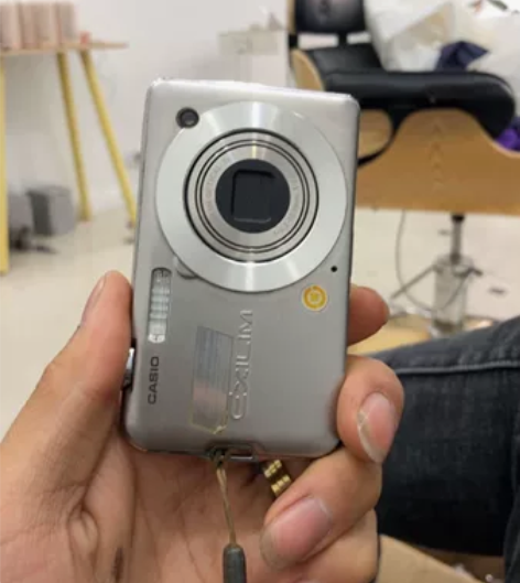 卡西欧z037，开机只有滴滴生意，和指示灯...