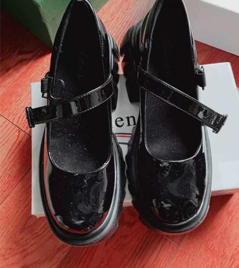 漆皮厚底玛丽珍鞋，底厚7公分，37码全新。...