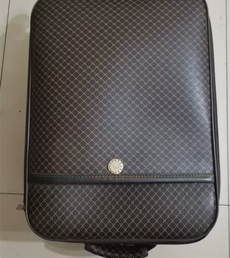 家里闲置拉杆箱 感兴趣的话点“我想要”和我...