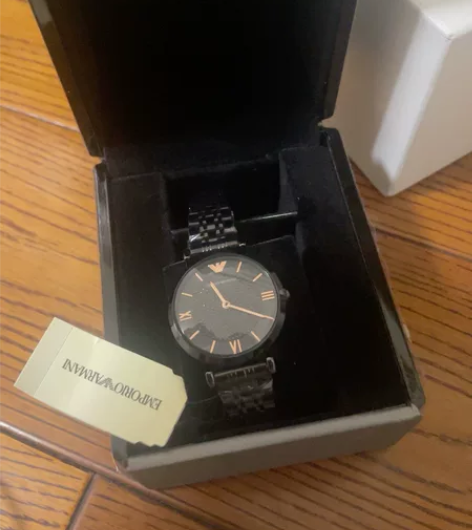 阿玛尼手表 黑色满天星 全新未佩戴 可看细...