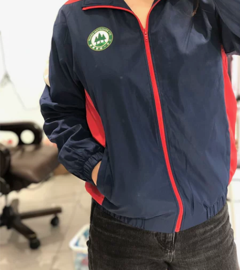 全新校服185码，质量好。衣长71，肩宽5...