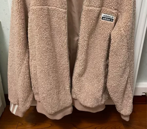 阿迪达斯羊羔毛棒球外套，喜欢宽松版入的17...