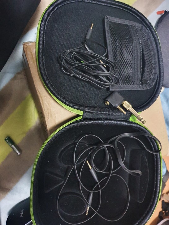 主动降噪耳机233621,公司是各大航空耳...