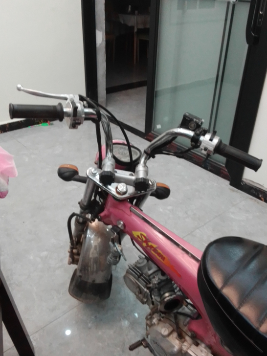 三鑫长颈鹿1000多公里刚换过机油 放了一...