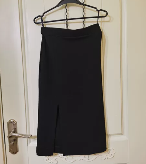 拉夏贝尔开叉一步裙s号 感兴趣的话点“我想...