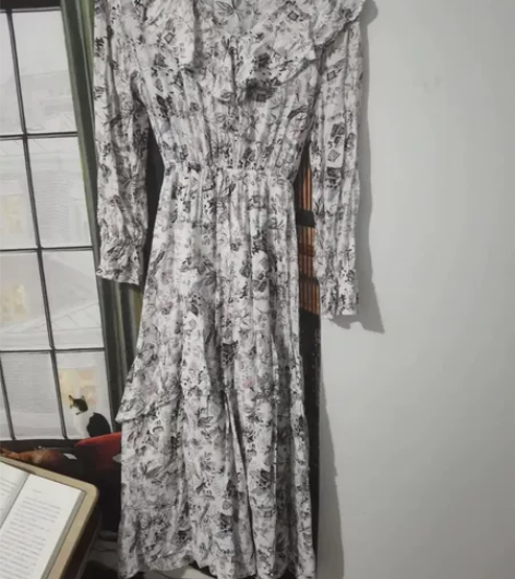 茵曼 紫色波西米亚碎花V领连衣裙 中长袖，...